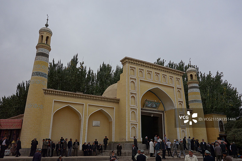 新疆喀什噶尔古城喀什古城喀什老城：艾提尕尔清真寺礼拜日图片素材