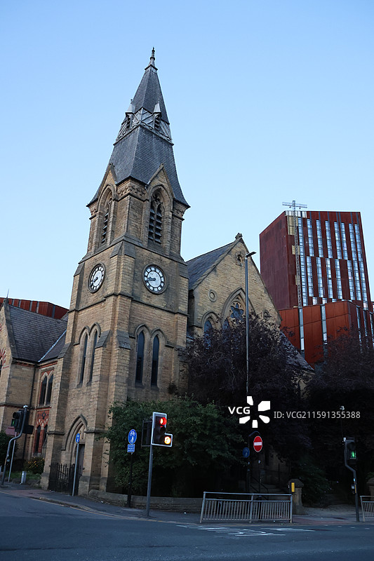 英国利兹LEEDS利兹大学市中心纺织学院张国荣雕像图片素材