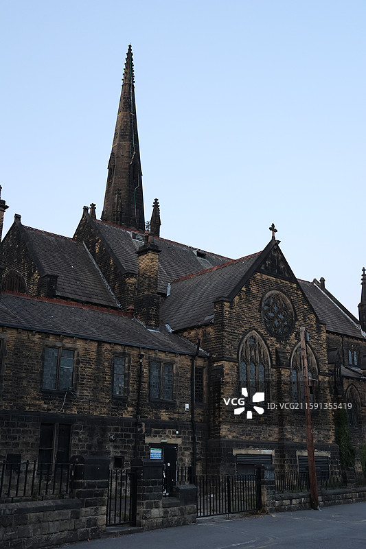 英国利兹LEEDS利兹大学市中心纺织学院张国荣雕像图片素材