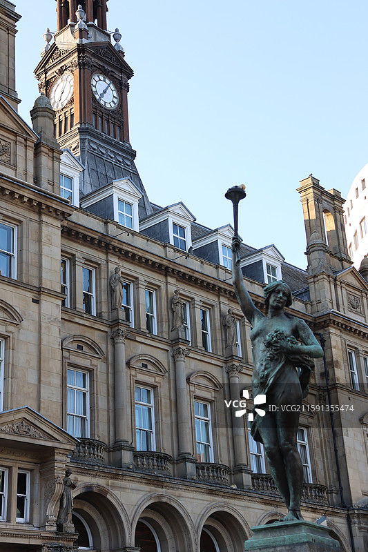 英国利兹LEEDS利兹大学市中心纺织学院张国荣雕像图片素材