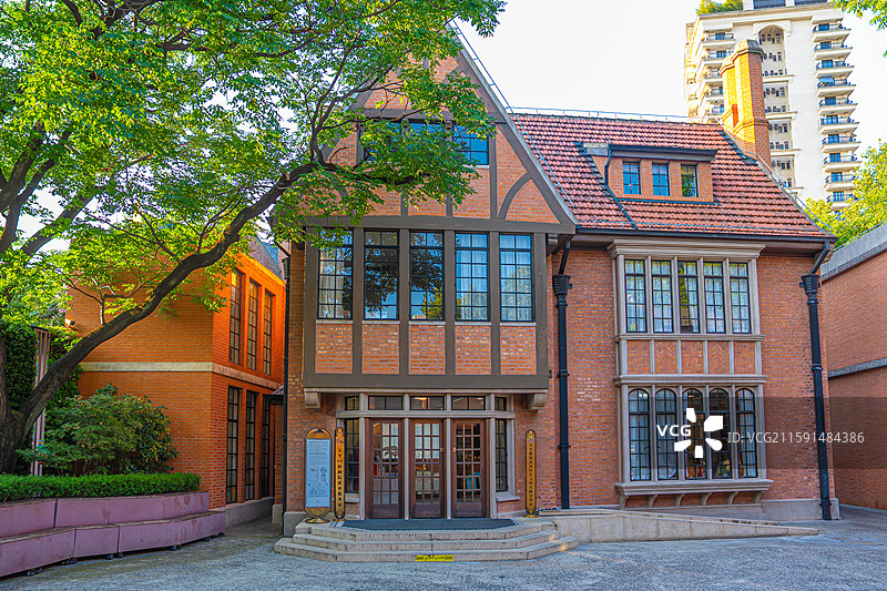 上海夏天梧桐树 梧桐院 天平邻里汇 优秀历史建筑 海派建筑 衡复风貌区 历史街区 城市漫步图片素材