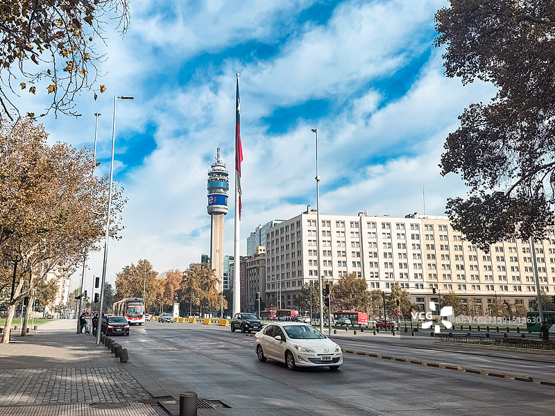智利圣地亚哥武器广场附近街景，涂鸦图片素材