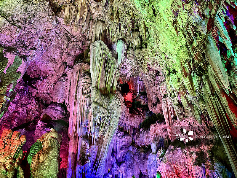 云南省德宏州芒市三仙洞景区滇西南溶洞景观图片素材