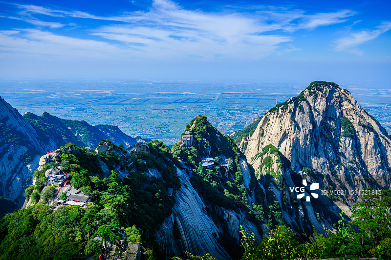 华山北峰与渭河平原图片素材