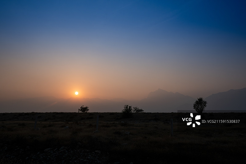 宁夏银川贺兰山睡佛图片素材
