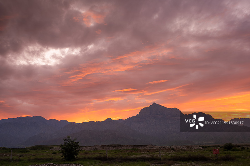 宁夏银川贺兰山睡佛图片素材