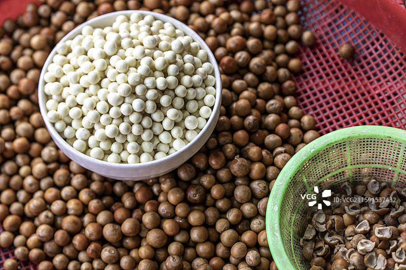 苏州葑门横街江南时令美食鸡头米（芡实）上市热卖图片素材