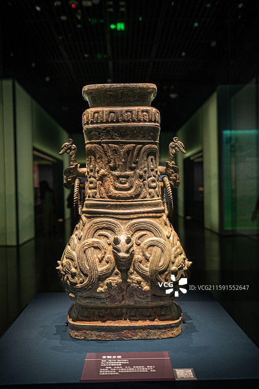 春秋 青铜方壶 仙人台部国贵族墓地出土 山东大学博物馆图片素材