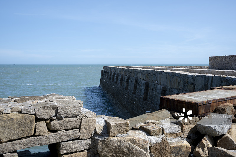 镇海角的渔船码头海岛图片素材
