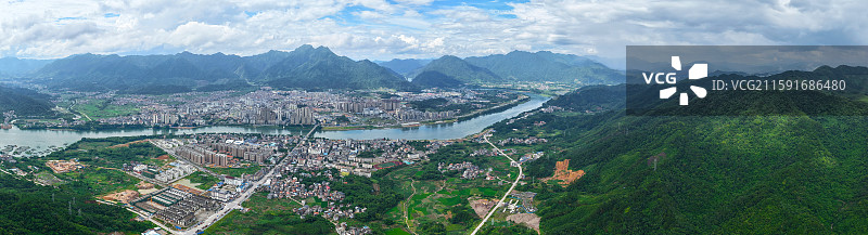 广西贺州昭平航拍茶园桂江生态河流图片素材