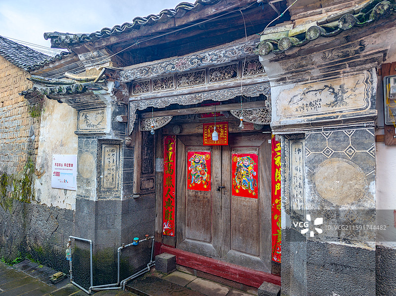 云南省保山市腾冲市绮罗古镇街巷民居图片素材