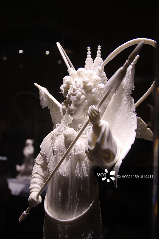 上海中华艺术宫德化白瓷艺术展展品穆桂英图片素材