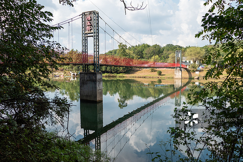 宽甸黄椅山玄武湖景区鸿运桥图片素材