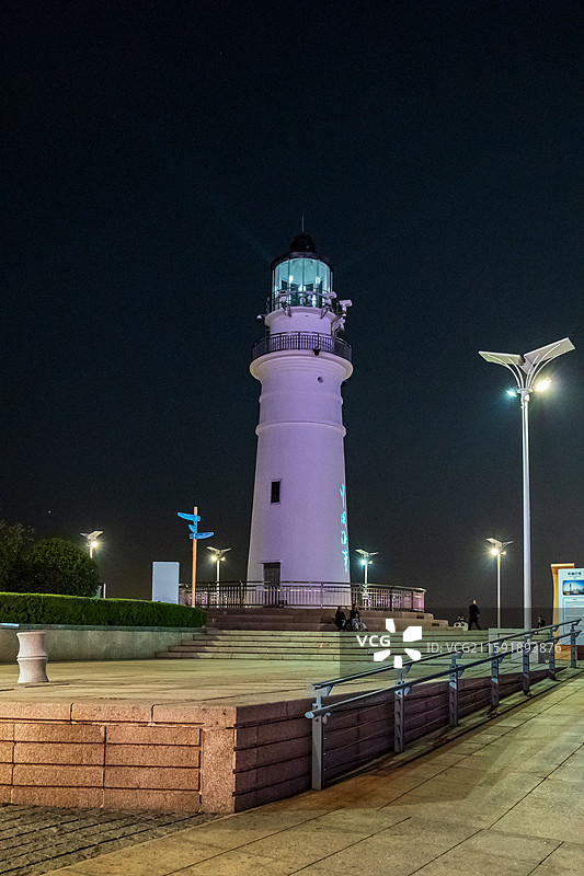 山东青岛市南区海滨风景区-情人坝-祈福灯塔图片素材
