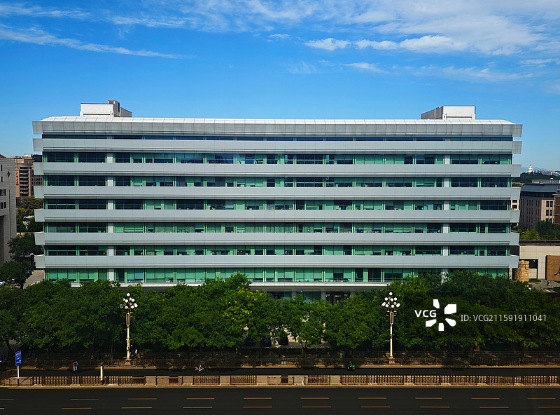 晴日里的西单国航大厦图片素材