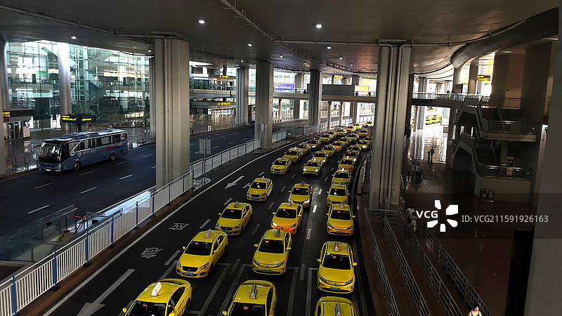 重庆黄色法拉利车队图片素材