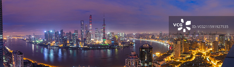 上海外滩与黄浦江夜景全景图图片素材