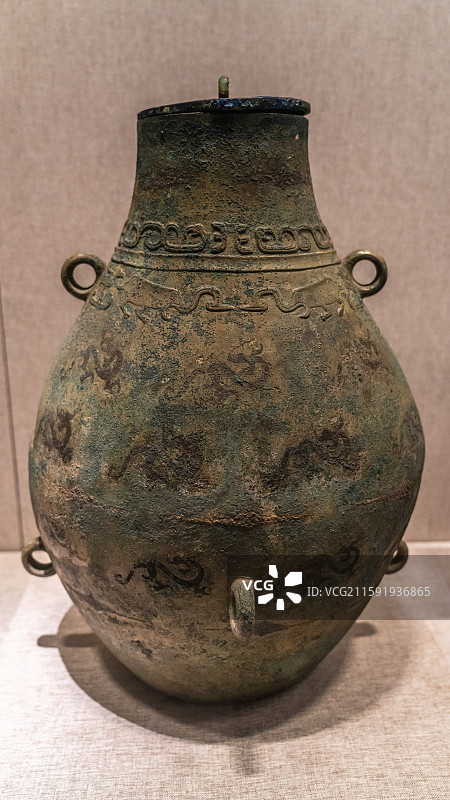 镶红铜龙纹扁壶（春秋）河南博物院藏 1936年辉县琉璃阁甲墓出土图片素材