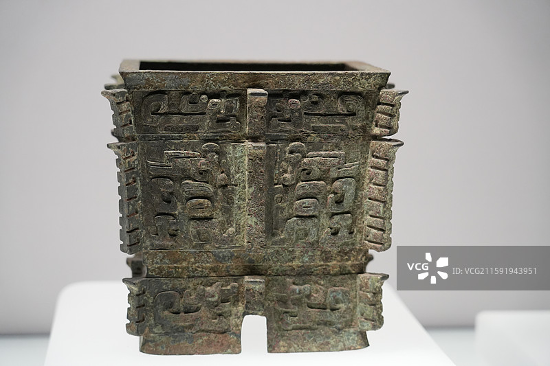 上海博物馆的三星堆展览会藏品展览记录图片素材