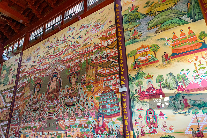 中国山东泰安肥城吕仙景区湖屯镇陶山陶公幽栖寺（西幽寺）遗址，西方三圣殿的古代壁画，室内无人图像摄影图片素材