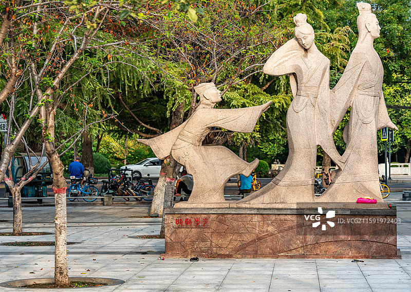 河北邯郸邯郸学步雕塑塑像图片素材