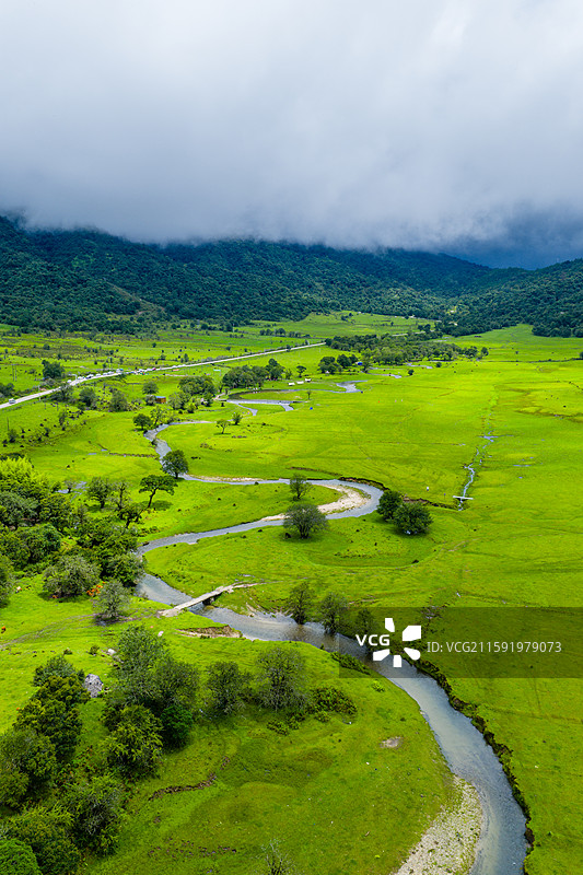 云南省德宏州盈江县诗蜜娃底高山草甸牧场图片素材