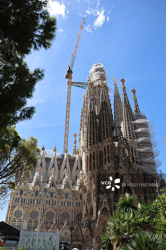 西班牙巴塞罗那圣家族大教堂高迪三件套图片素材