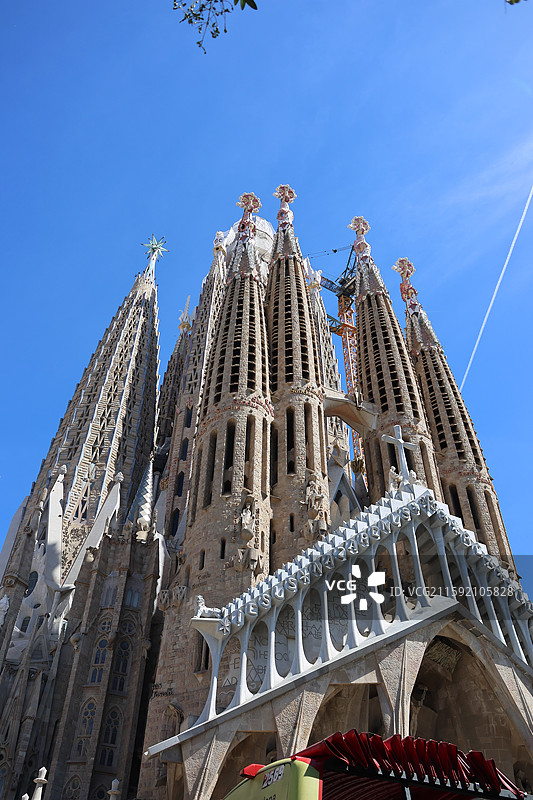 西班牙巴塞罗那圣家族大教堂高迪三件套图片素材