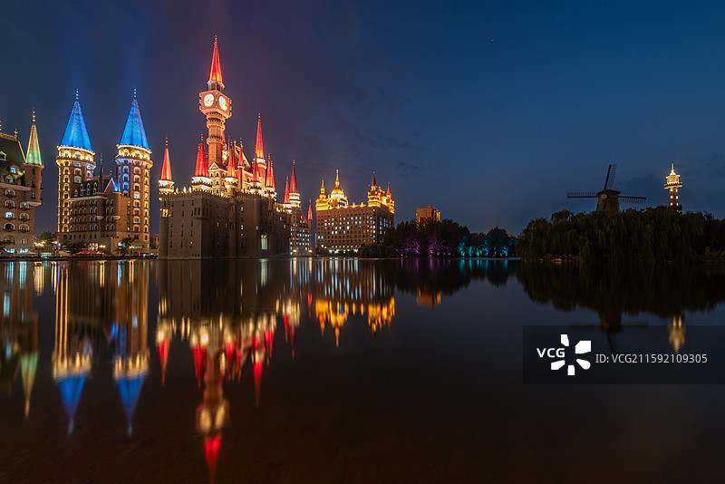 城堡夜色&河北美院图片素材