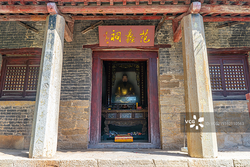 中国山东泰安肥城吕仙景区湖屯镇陶山范蠡祠寺庙遗址，古老的石头宫殿建筑，户外白昼无人图像摄影图片素材