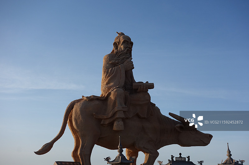 内蒙古阿拉善盟额济纳旗东居延海：老子升仙像老子骑牛像图片素材