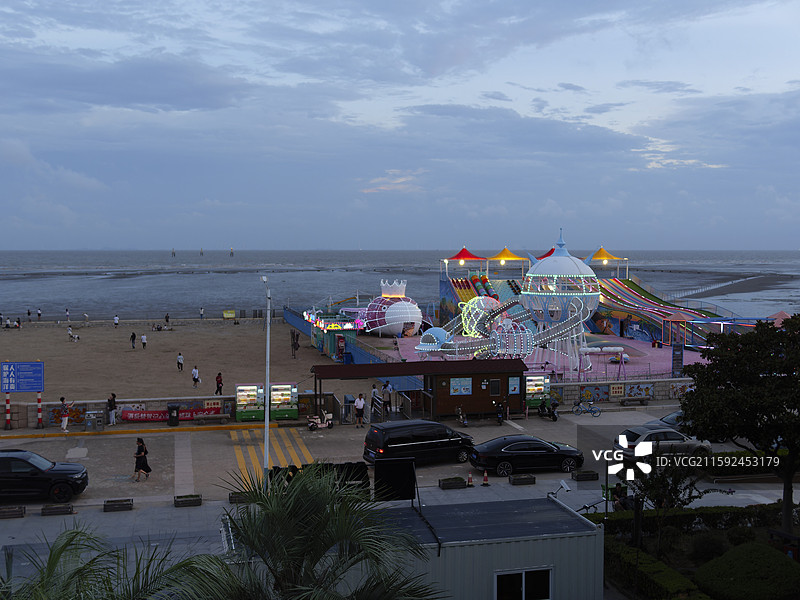 落日余晖下的奉贤渔人码头美景图片素材