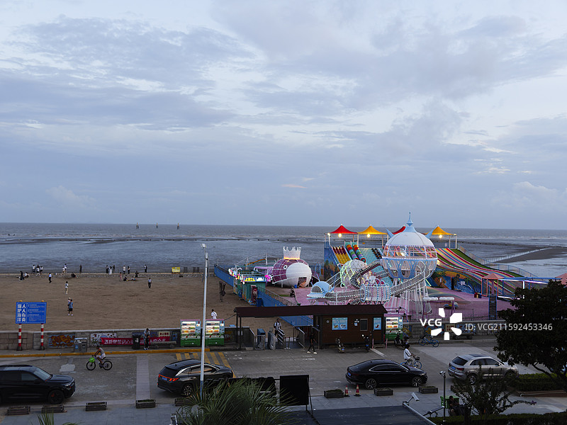 落日余晖下的奉贤渔人码头美景图片素材