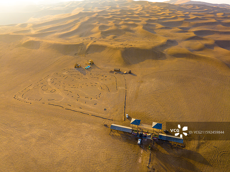 吐鲁番 鄯善县 库木塔格沙漠 龙门客栈 越野基地图片素材