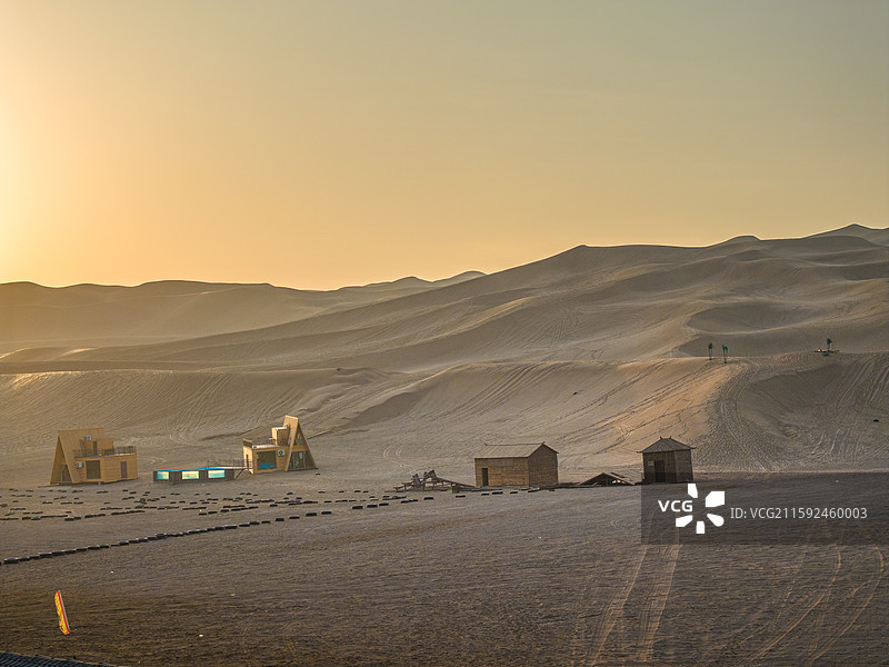 吐鲁番 鄯善县 库木塔格沙漠 龙门客栈 越野基地图片素材