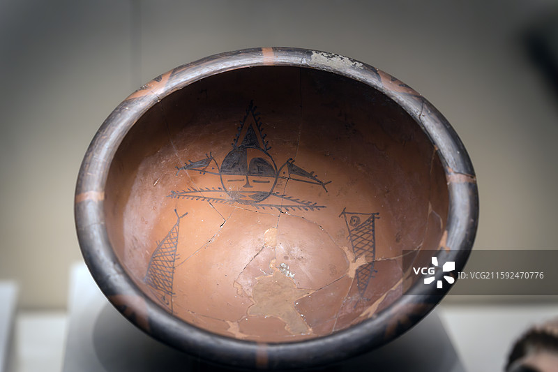 国家博物馆新石器时代人面鱼纹彩陶盆图片素材