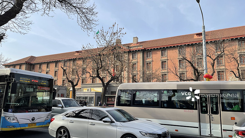 北京五四大街上的北大红楼图片素材