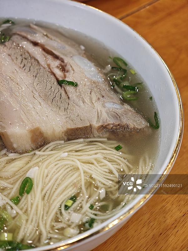 枫镇大肉 枫镇大面 肥而不腻夏天才有的面食 苏式细面 裕兴记苏式面馆 中式饮食高碳水高血糖快速升糖图片素材