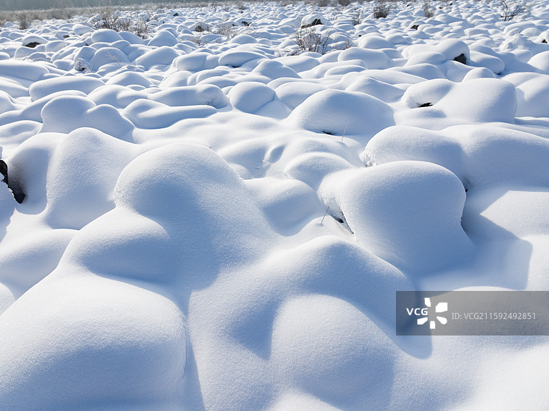 伊春红星地质公园雪蘑菇奇观 火山岩冬季雪覆照片图片素材