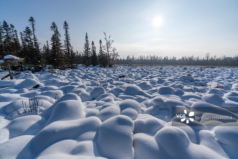 伊春红星地质公园雪蘑菇奇观 火山岩冬季雪覆照片图片素材