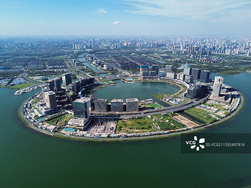 郑州北龙湖金融岛 夏季早晨航拍城市风光图片素材