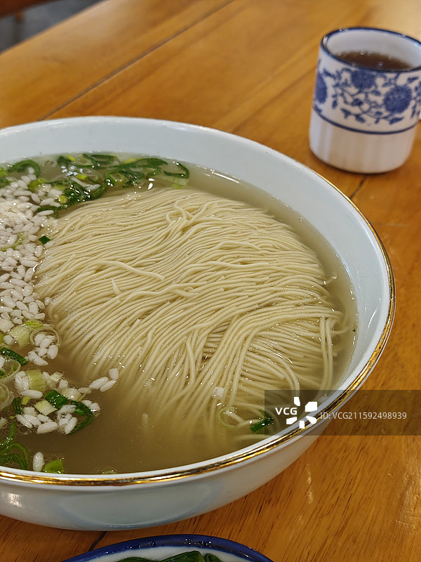 枫镇大肉 枫镇大面 肥而不腻夏天才有的面食 苏式细面 裕兴记苏式面馆 中式饮食高碳水高血糖快速升糖图片素材