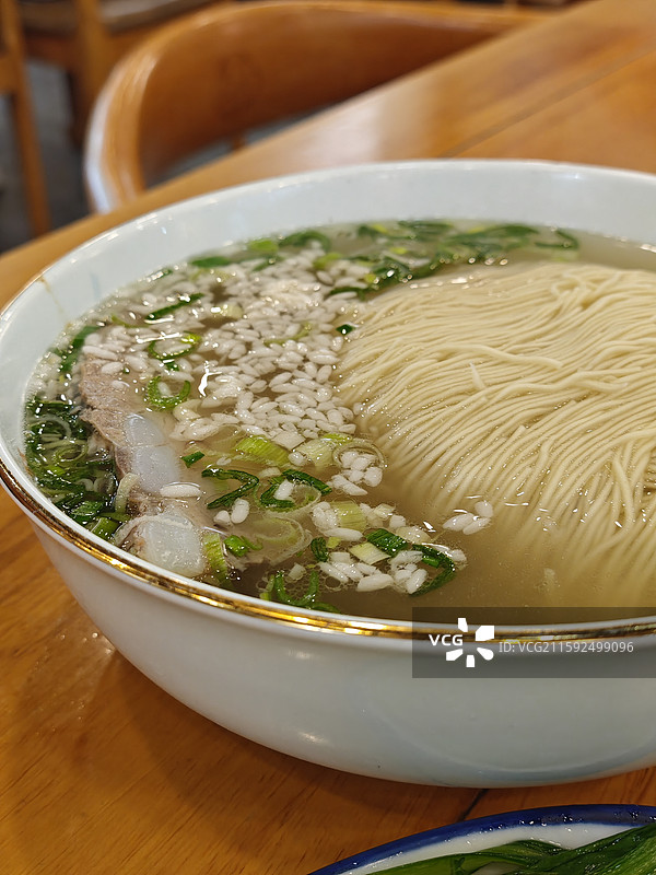 枫镇大面 酒酿浇头 夏天才有的面食 苏式细面 裕兴记苏式面馆 中式饮食高碳水高血糖快速升糖图片素材