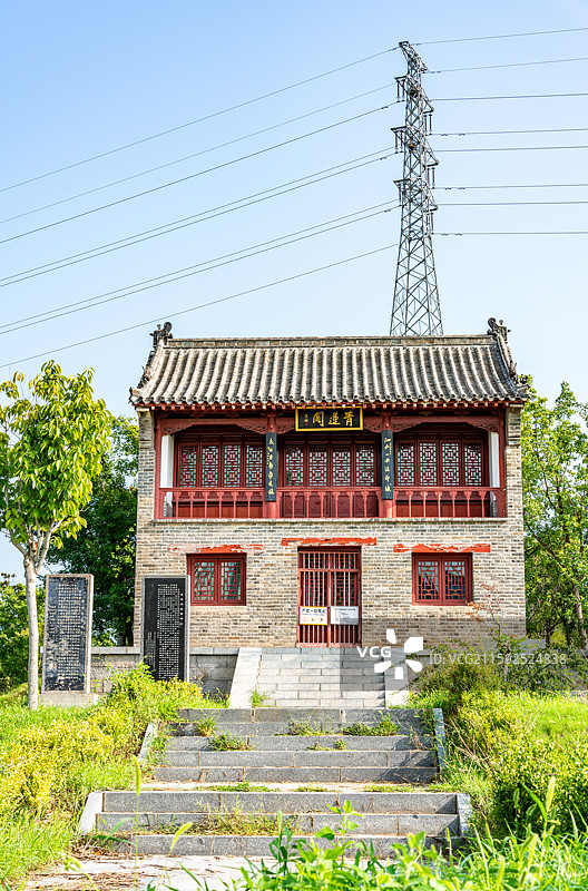 纯净蓝天下的山东省重点文物保护单位济宁市兖州区青莲阁建筑景观特写镜头图片素材