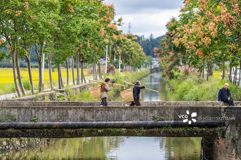 背背篓的人图片素材