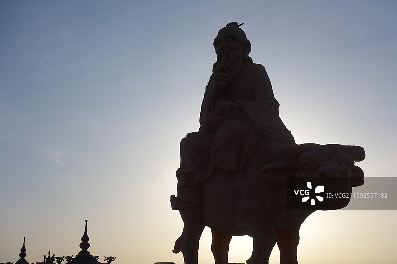 内蒙古阿拉善盟额济纳旗东居延海：老子升仙像老子骑牛像图片素材