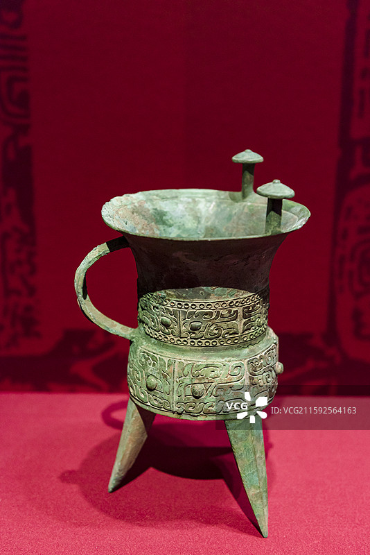 双柱铜斝 商 湖边盘龙城遗址出土 盘龙城遗址博物馆藏 北京通州大运河博物馆“看见殷商”特展图片素材