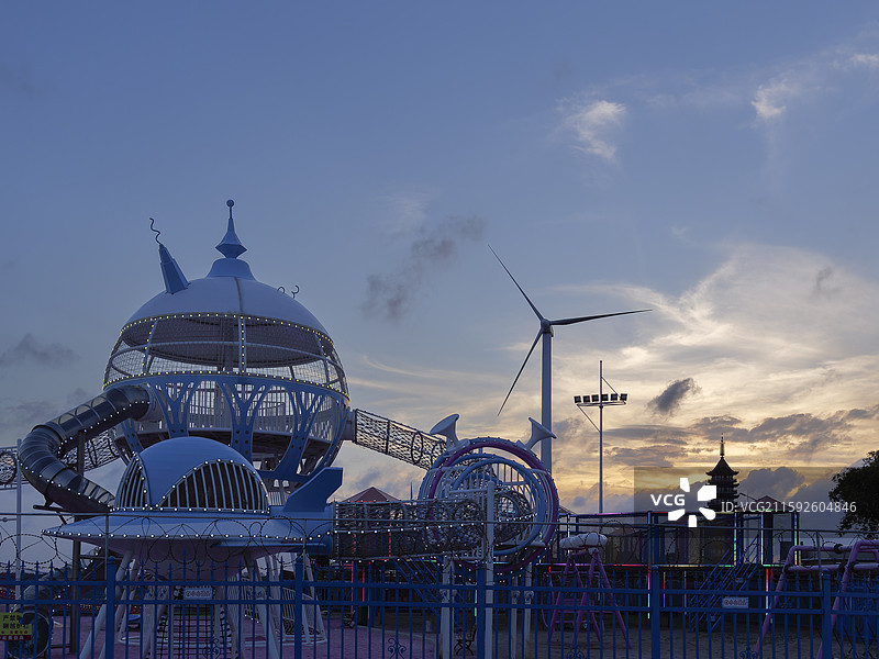 落日余晖下的奉贤渔人码头美景图片素材