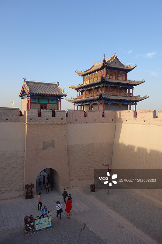 甘肃嘉峪关长城：天下第一雄关：柔远楼和柔远门图片素材