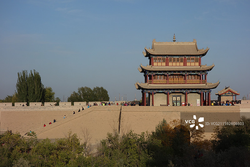 甘肃嘉峪关长城：天下第一雄关：光化楼图片素材